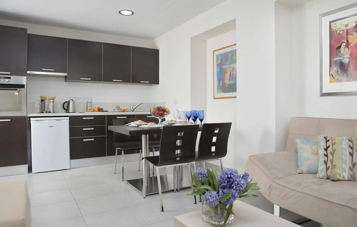 Anemi Hotel & Suites