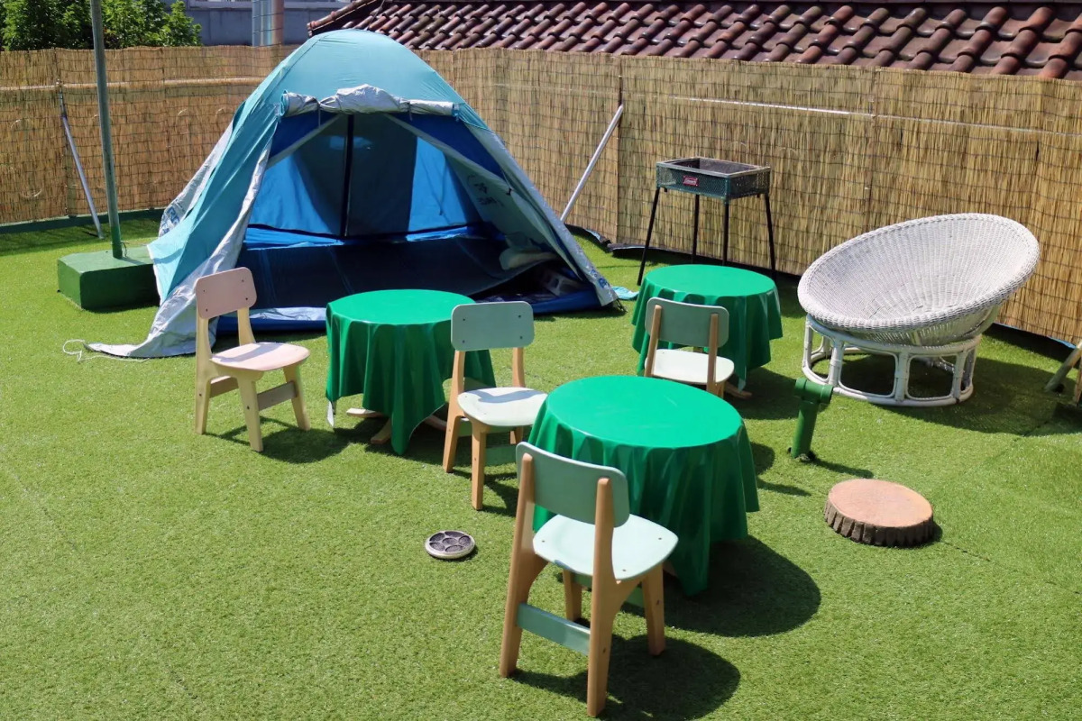 Crossroad Backpackers