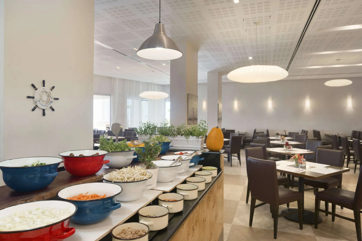 Ramada Hotel & Suites by Wyndham Netanya