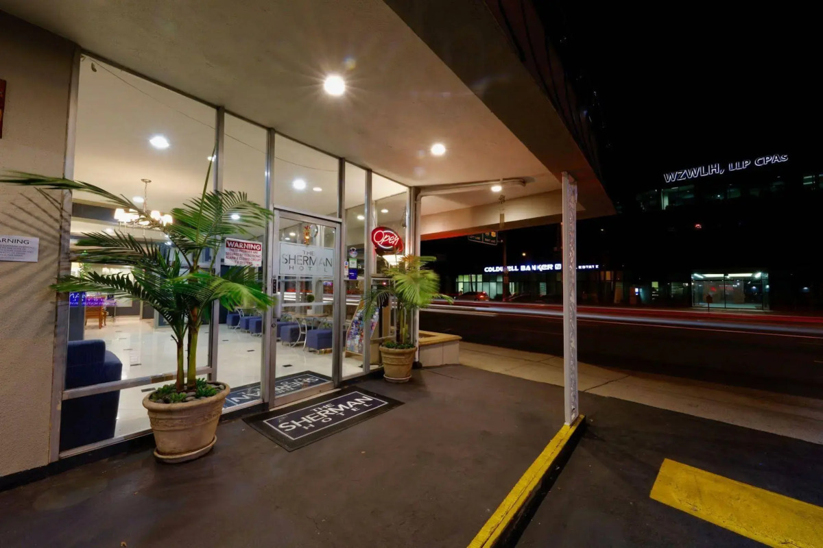 The Sojourn Los Angeles - Sherman Oaks