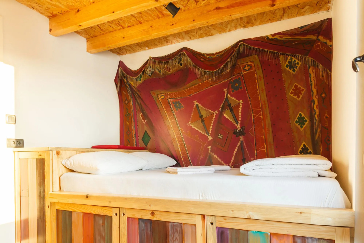 ArkaBarka Floating Hostel and Apartments