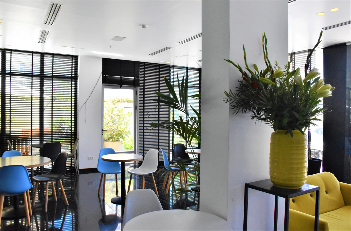 Sea Side by Zvieli Hotels