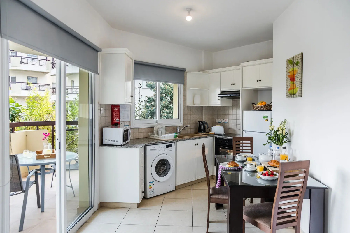 Artemis Cynthia Complex