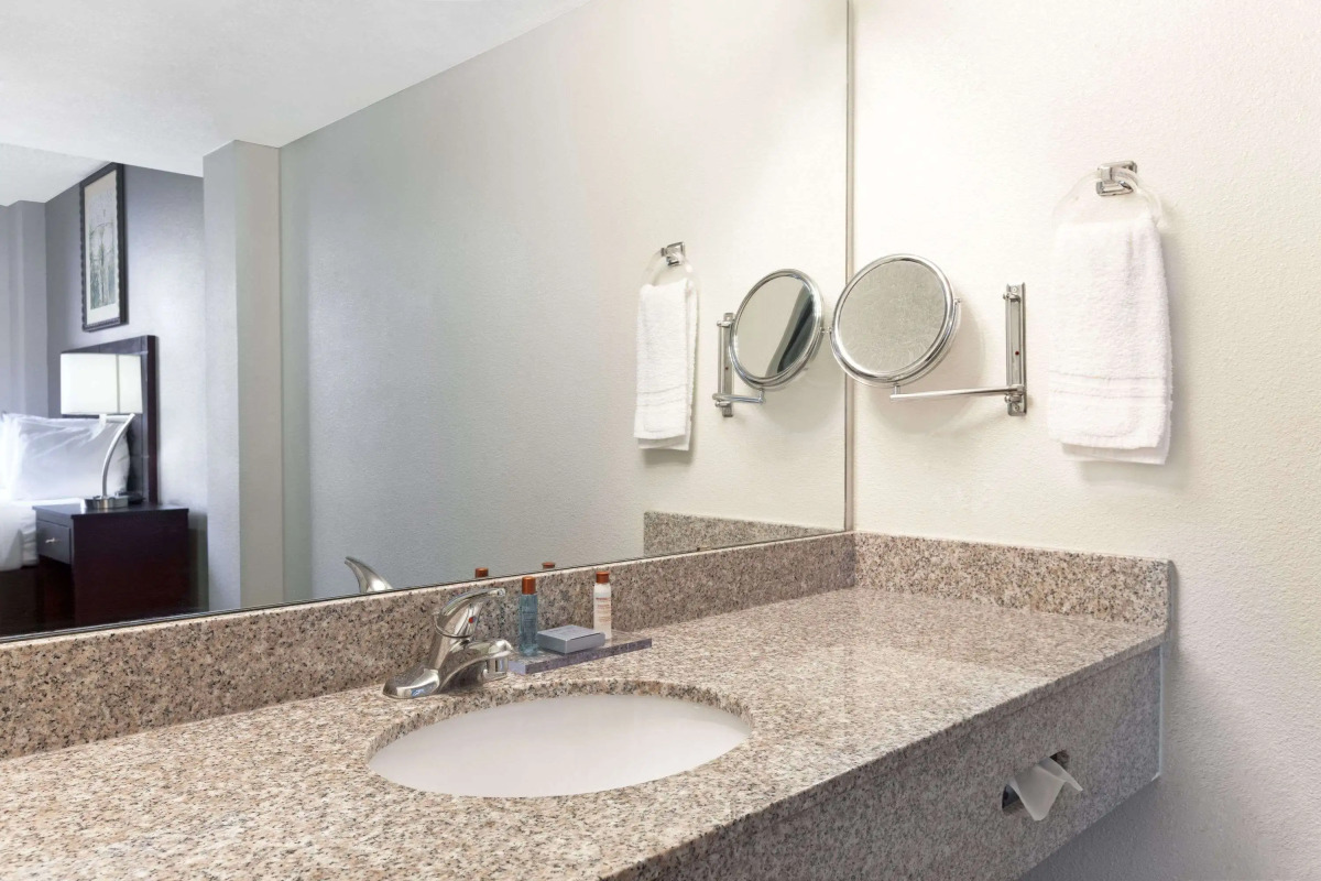 Hawthorn Extended Stay by Wyndham Richardson