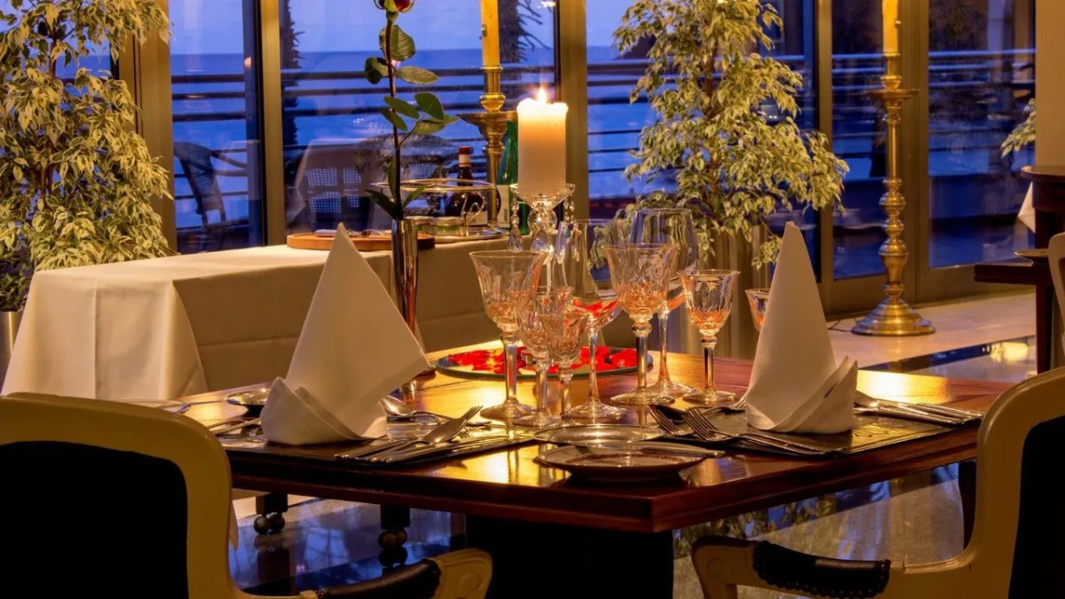 Отель Royal Savoy