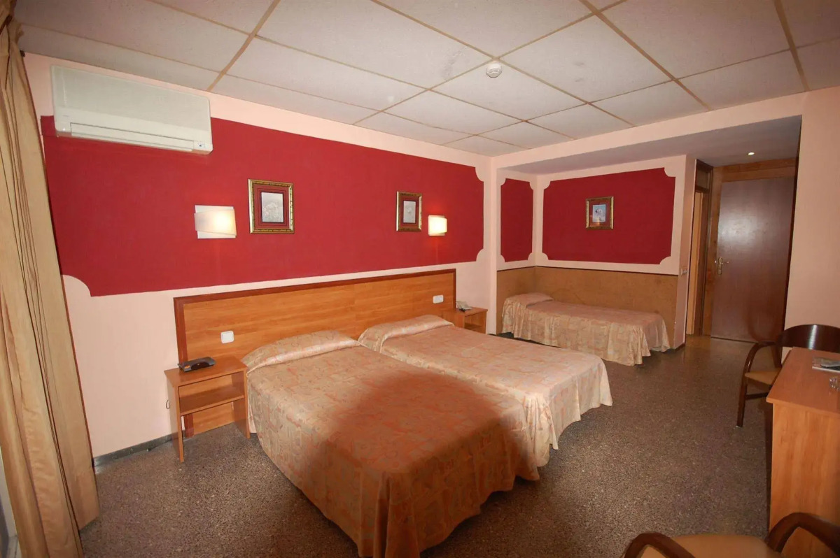 Vintage Hotel Mercedes