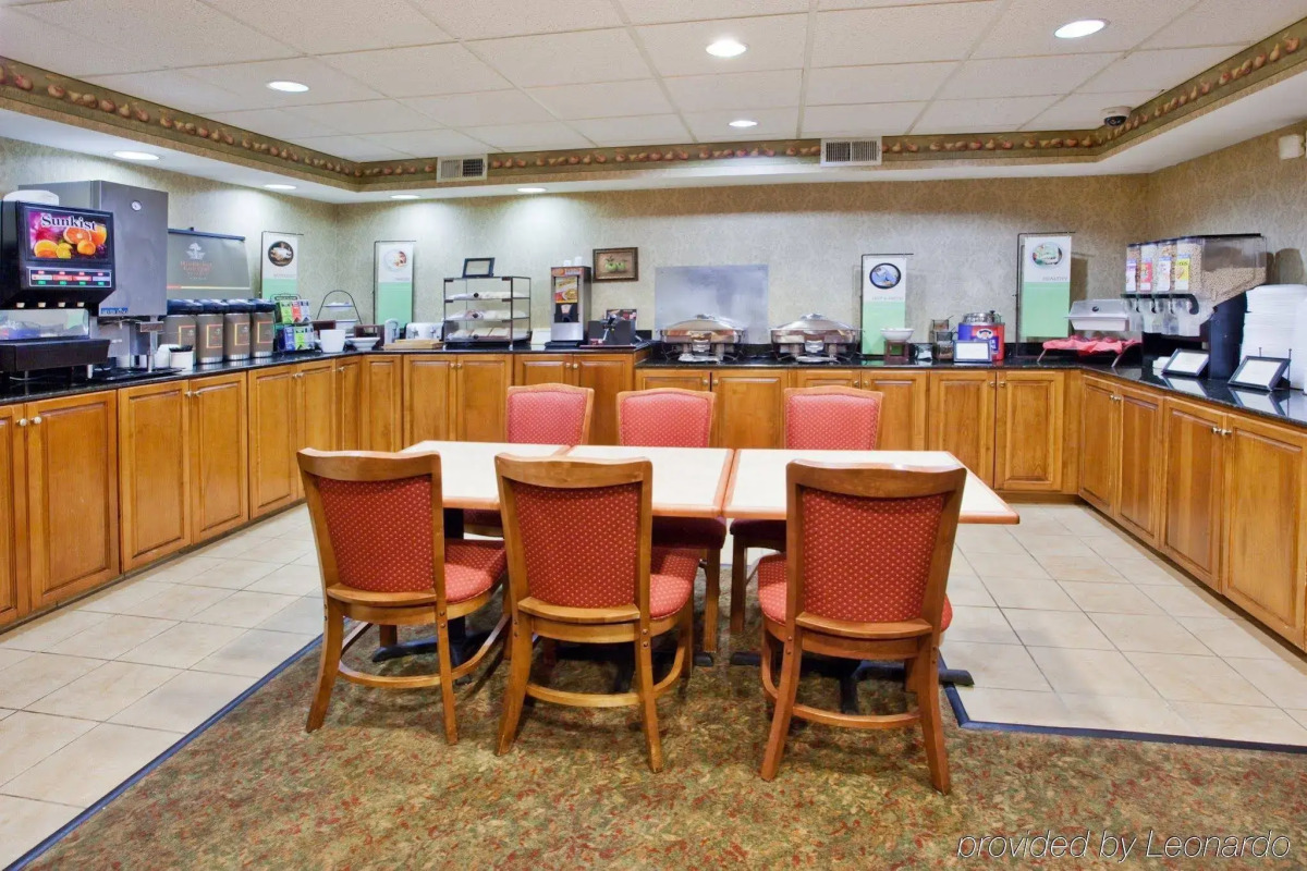 Country Inn & Suites by Radisson, Camp Springs (Andrews Air Force Base), MD