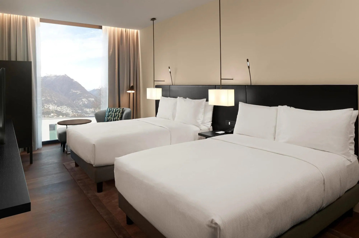 Отель Hilton Lake Como