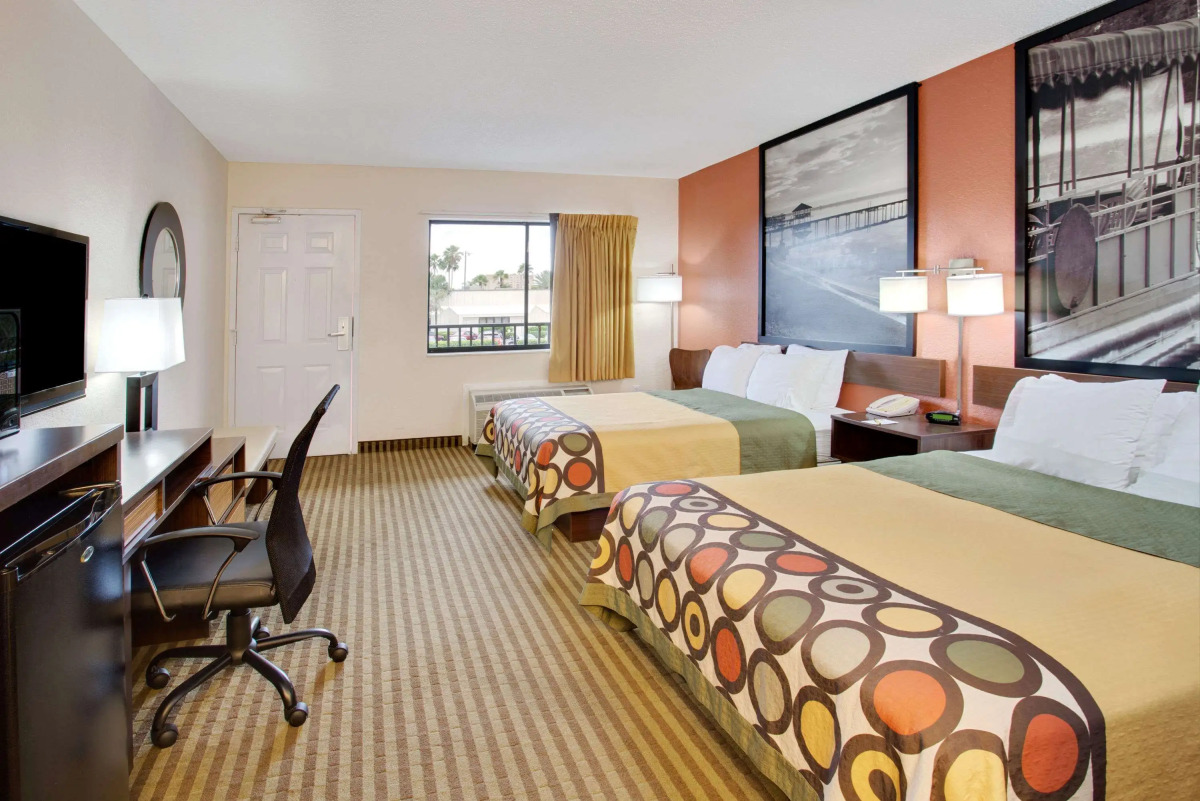 Super 8 by Wyndham Orlando International Drive