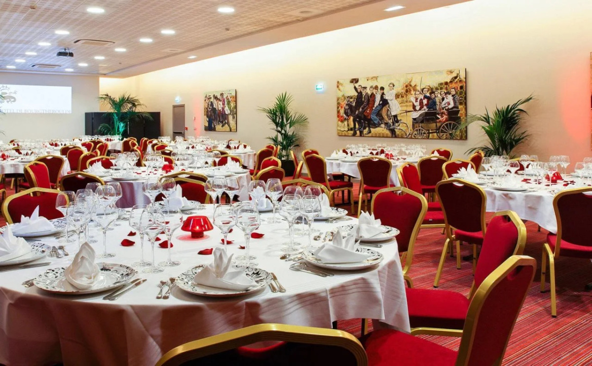 Hotel de Bourgtheroulde, Autograph Collection