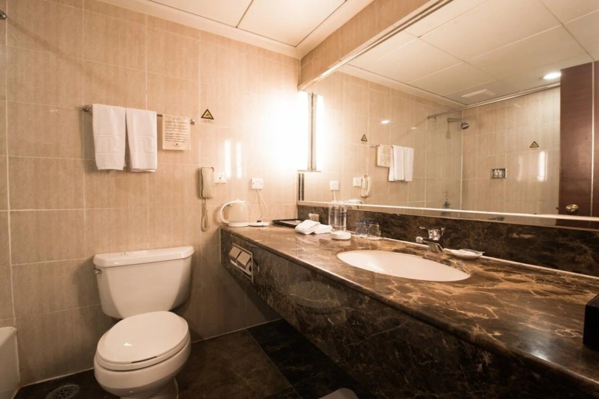 Regal Shanghai East Asia Hotel