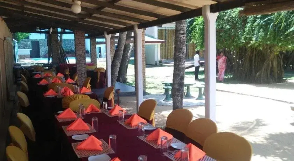 Green Shadows Beach Hotel