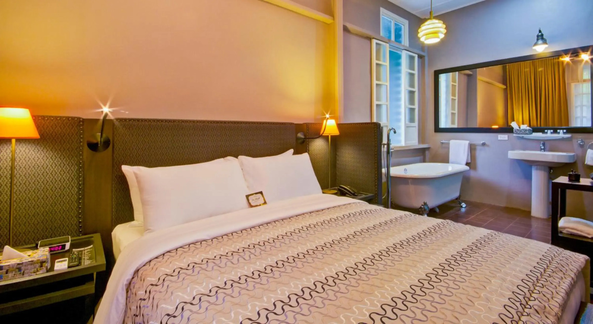 The Henry Hotel Manila