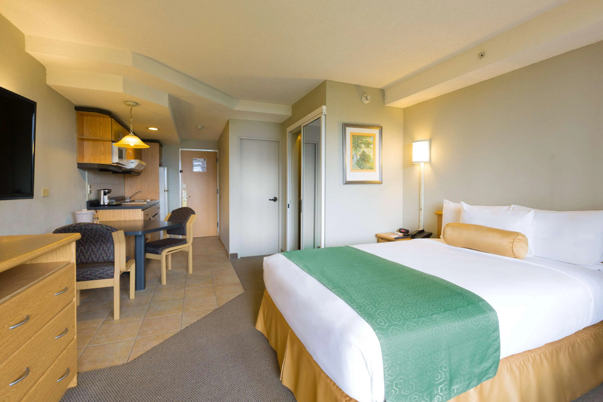 Irazu Hotel & Studios