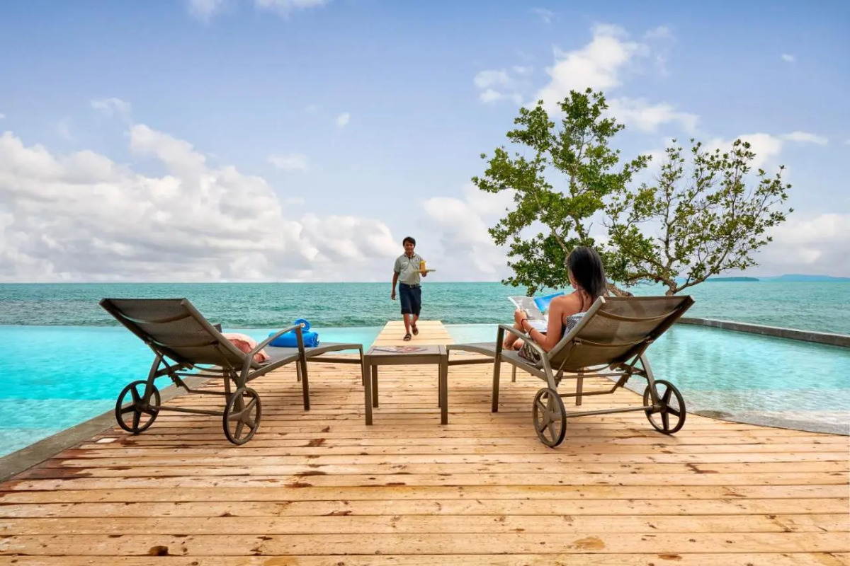 Independence Hotel by Dara