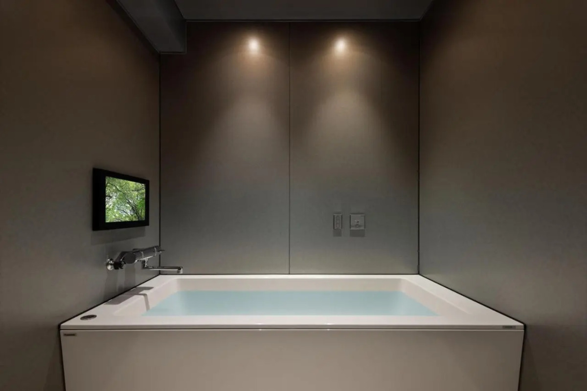 Отель The B Namba-Kuromon