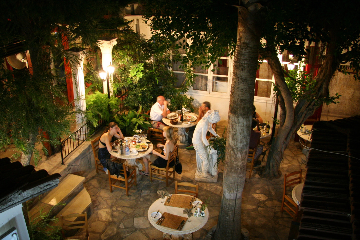 Kiniras Traditional Hotel & Restaurant