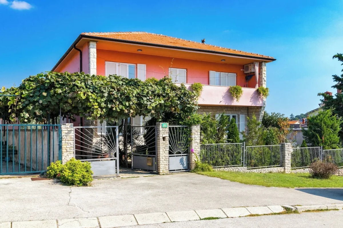 Holiday House Damir - Apartment 2