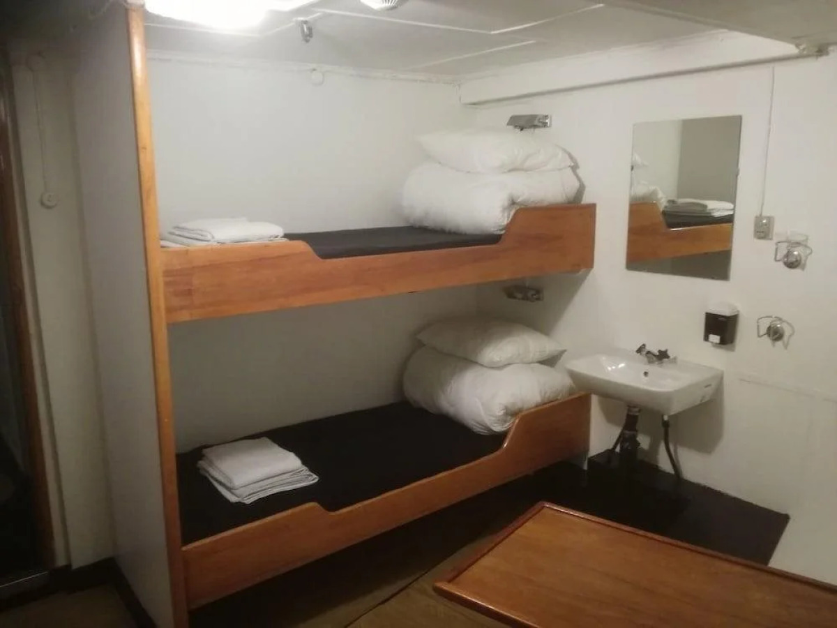 MS Birger Jarl - Hotel & Hostel