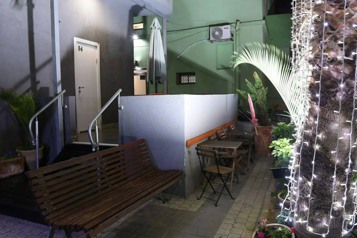 Crown Sea Apart hotel