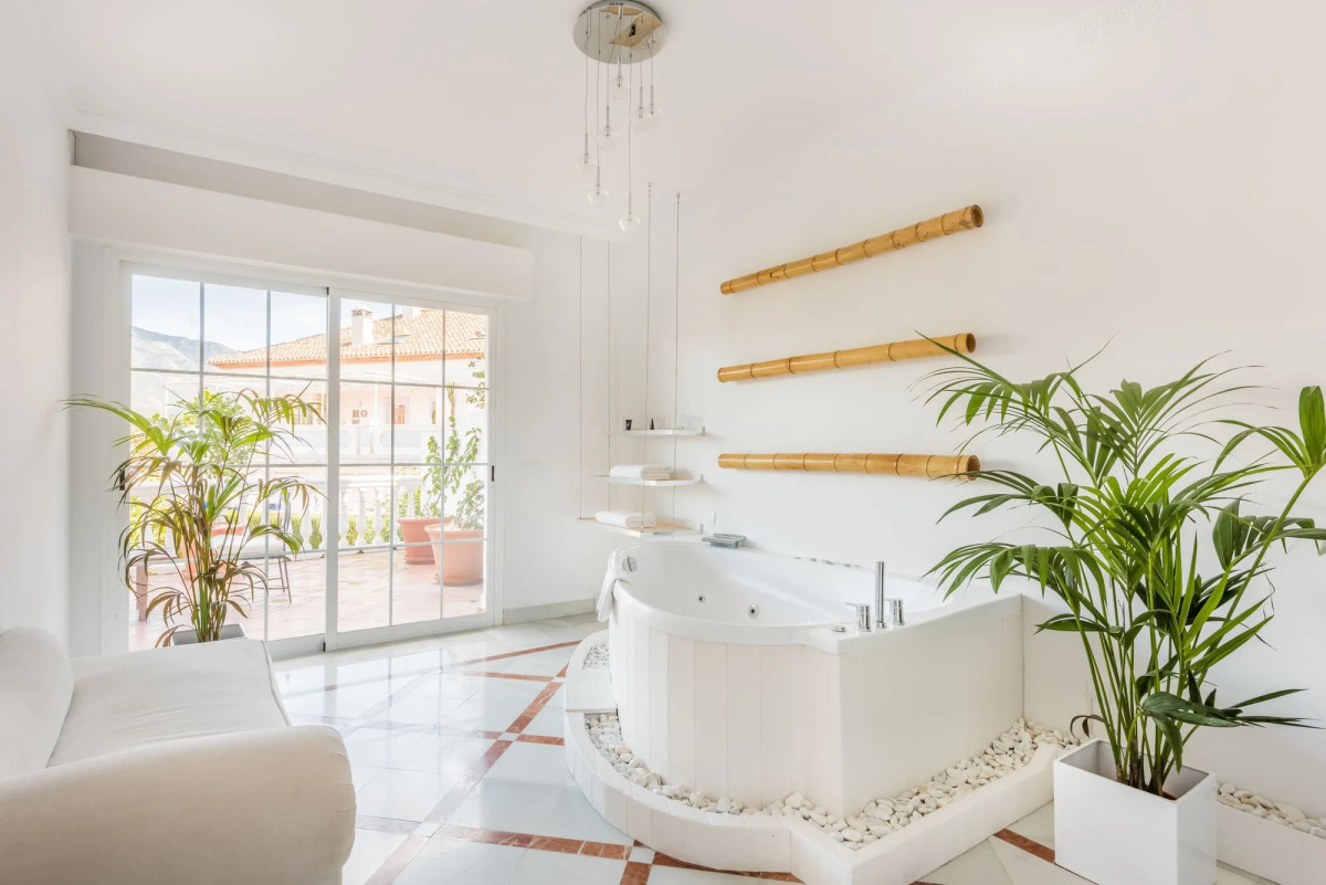 Molo Luxury Suites Puerto Banus