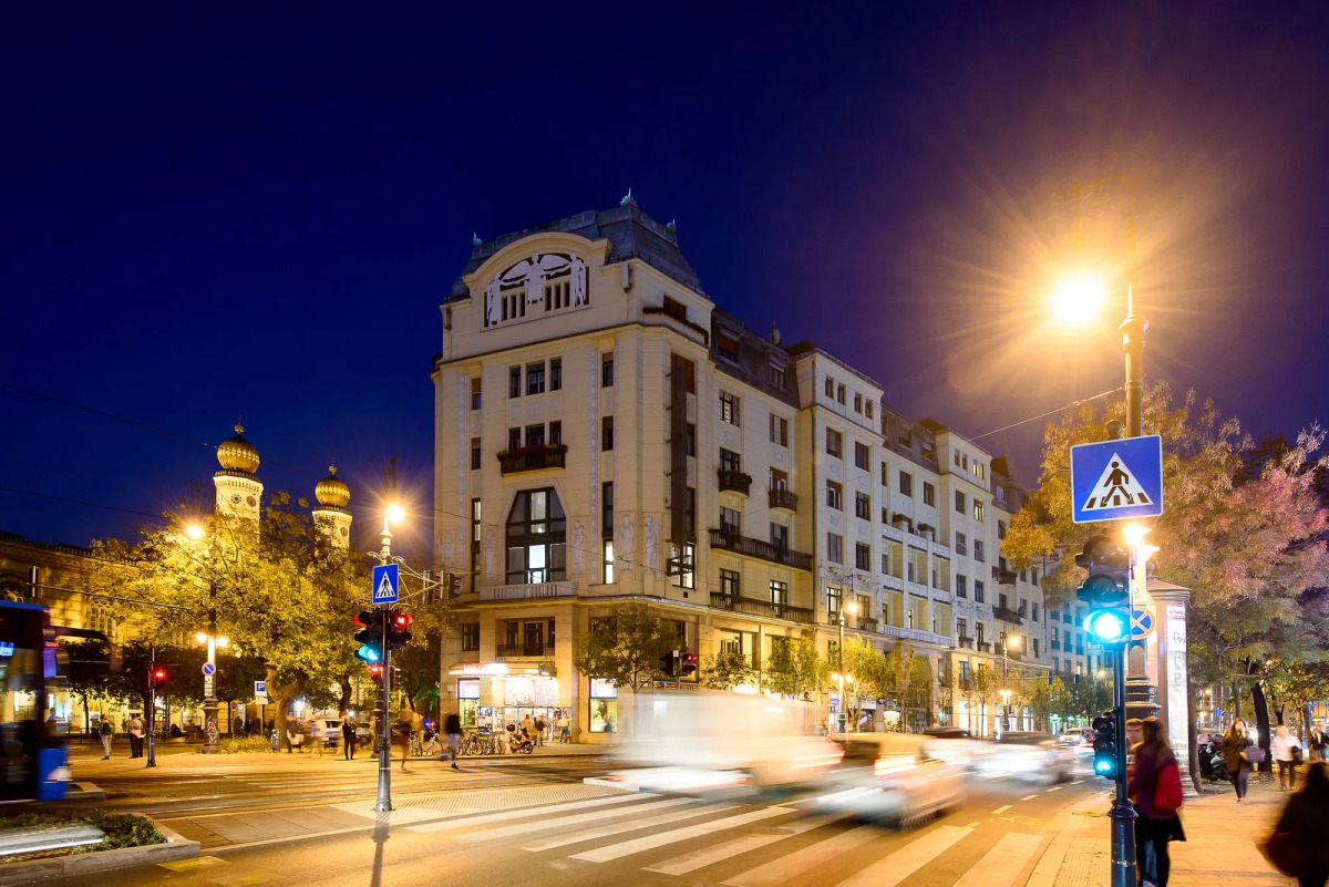 Karoly Corner Residences