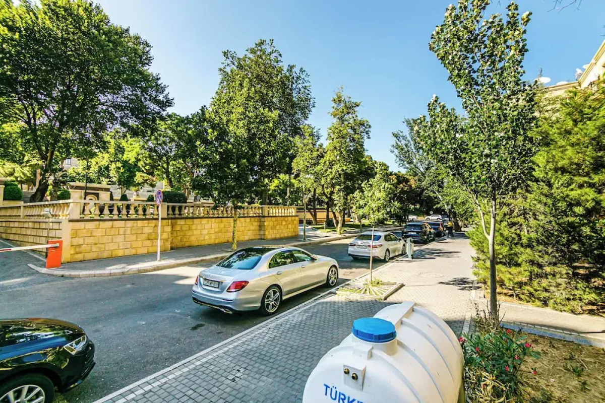 Azneft Garden Apartment