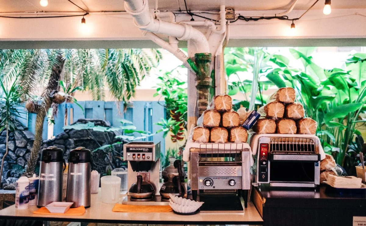 Waikiki Beachside Hostel