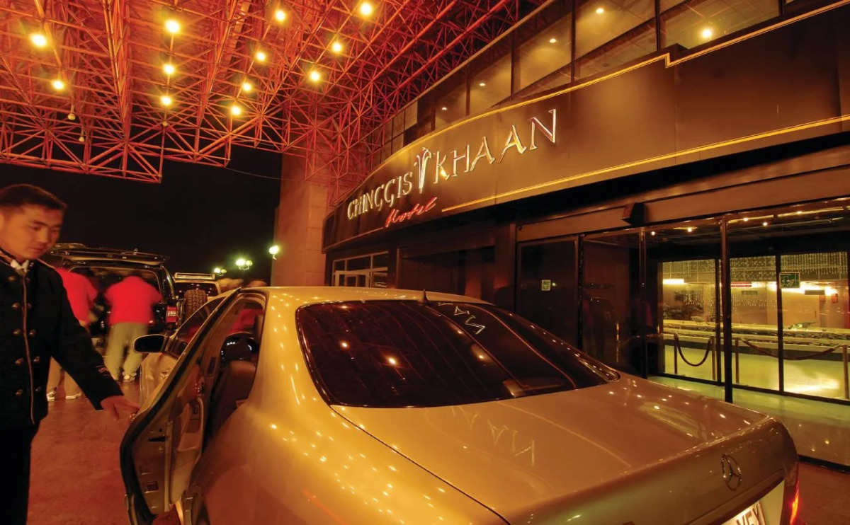 Chinggis Khaan Hotel