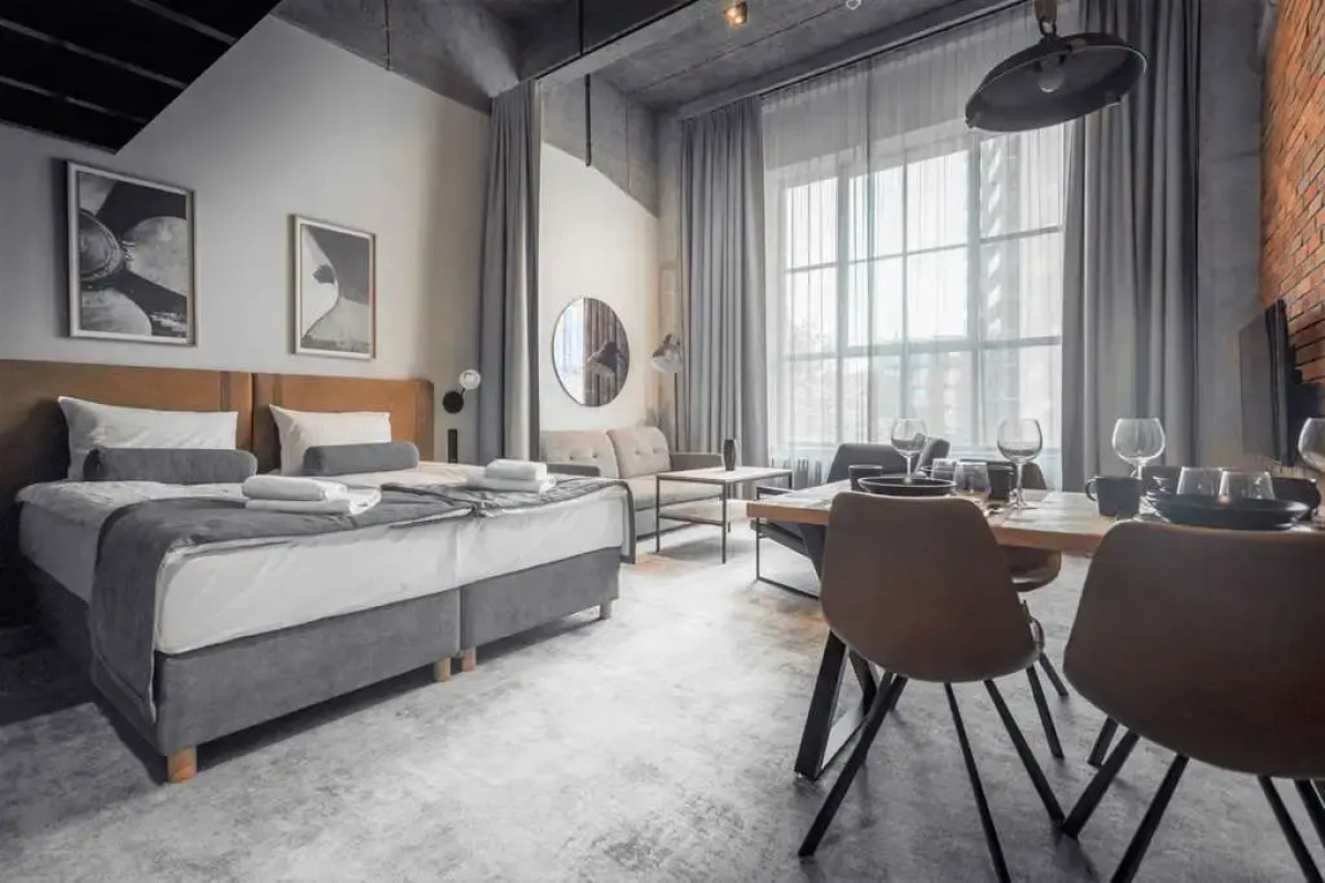 MONTOWNIA Lofts & Experience