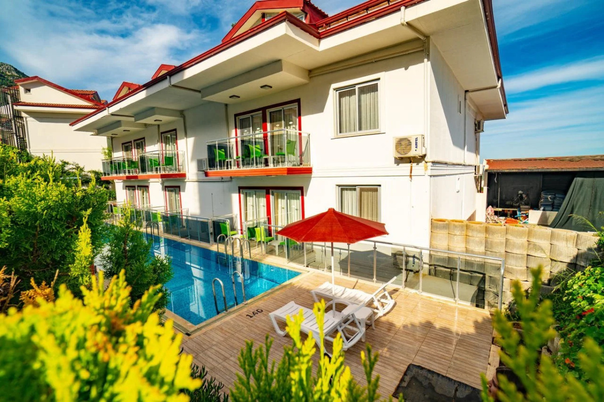 Sunshine Holiday Resort