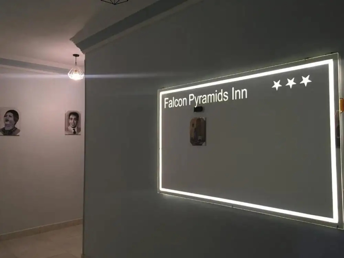 Falcon pyramids inn