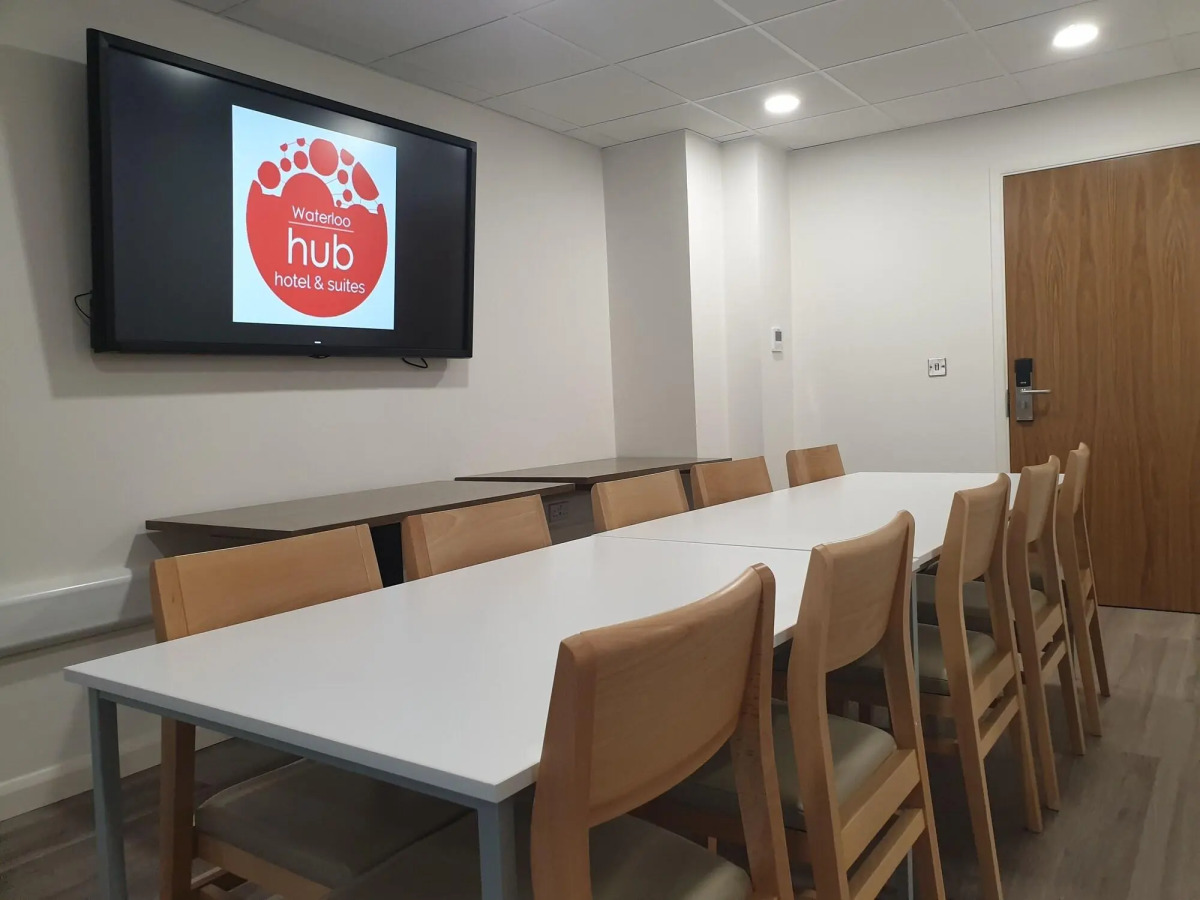 Waterloo Hub Hotel & Suites