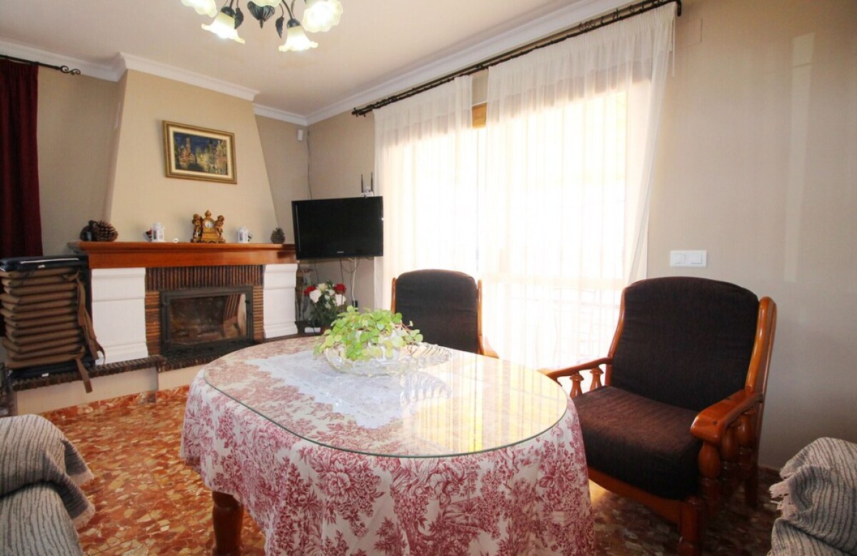 1090 Villa las Flores