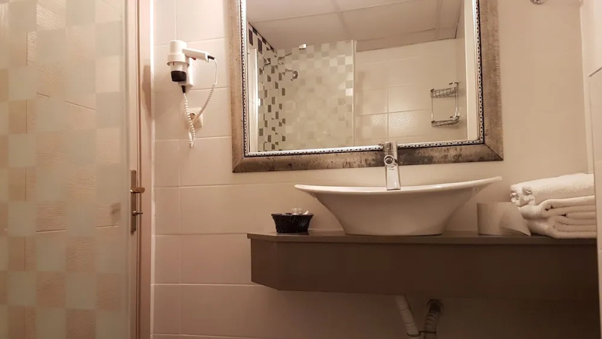 Ileri Hotel & Apartments