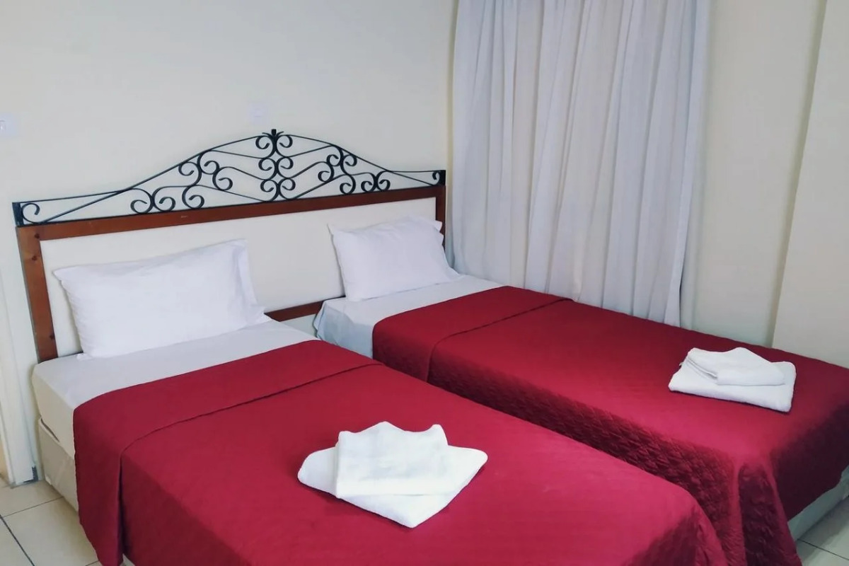 Mackenzie Beach Hotel & Apartments