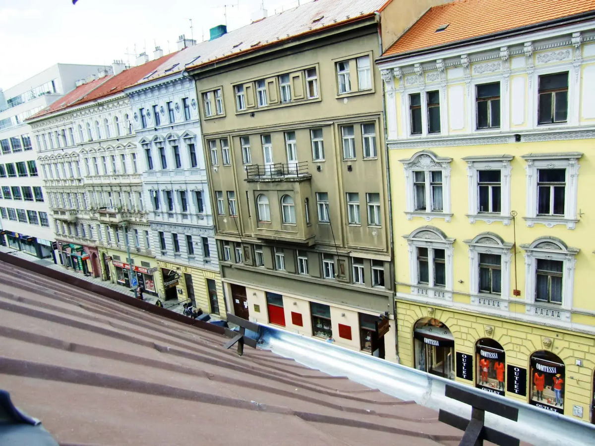 Alice Apartment House