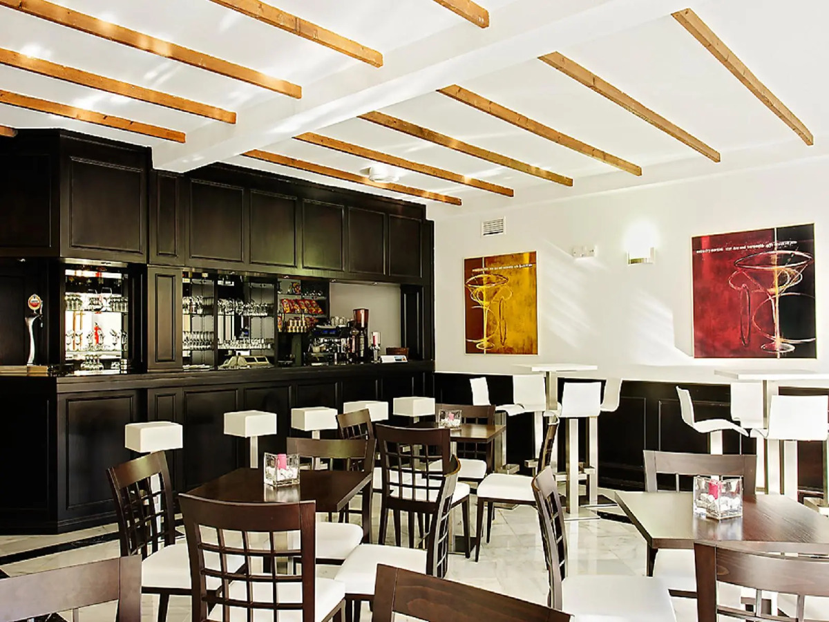 Occidental Pueblo Acantilado