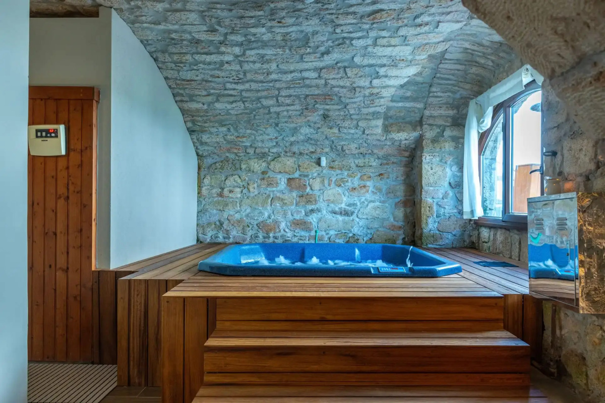 Ammon Zeus Luxury Beach Hotel