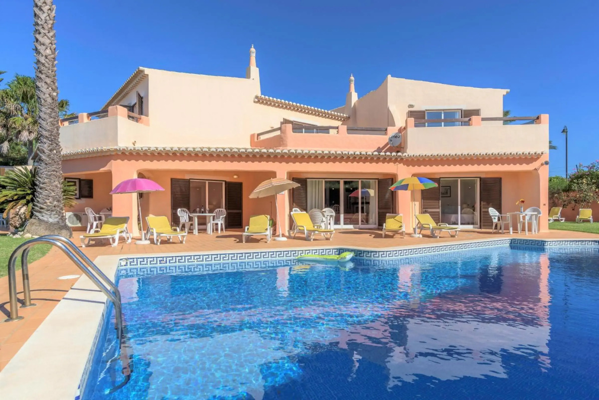 Canavial I & II Apartments