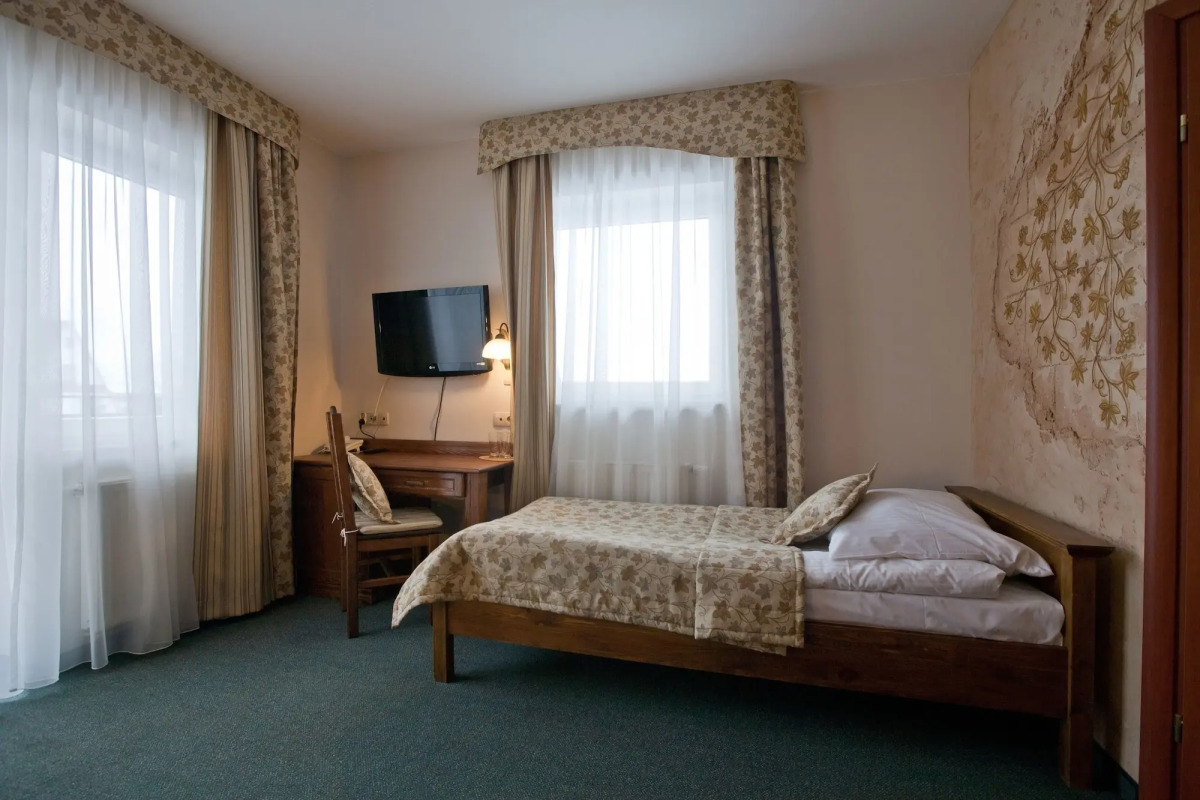 Helan Family & Garden