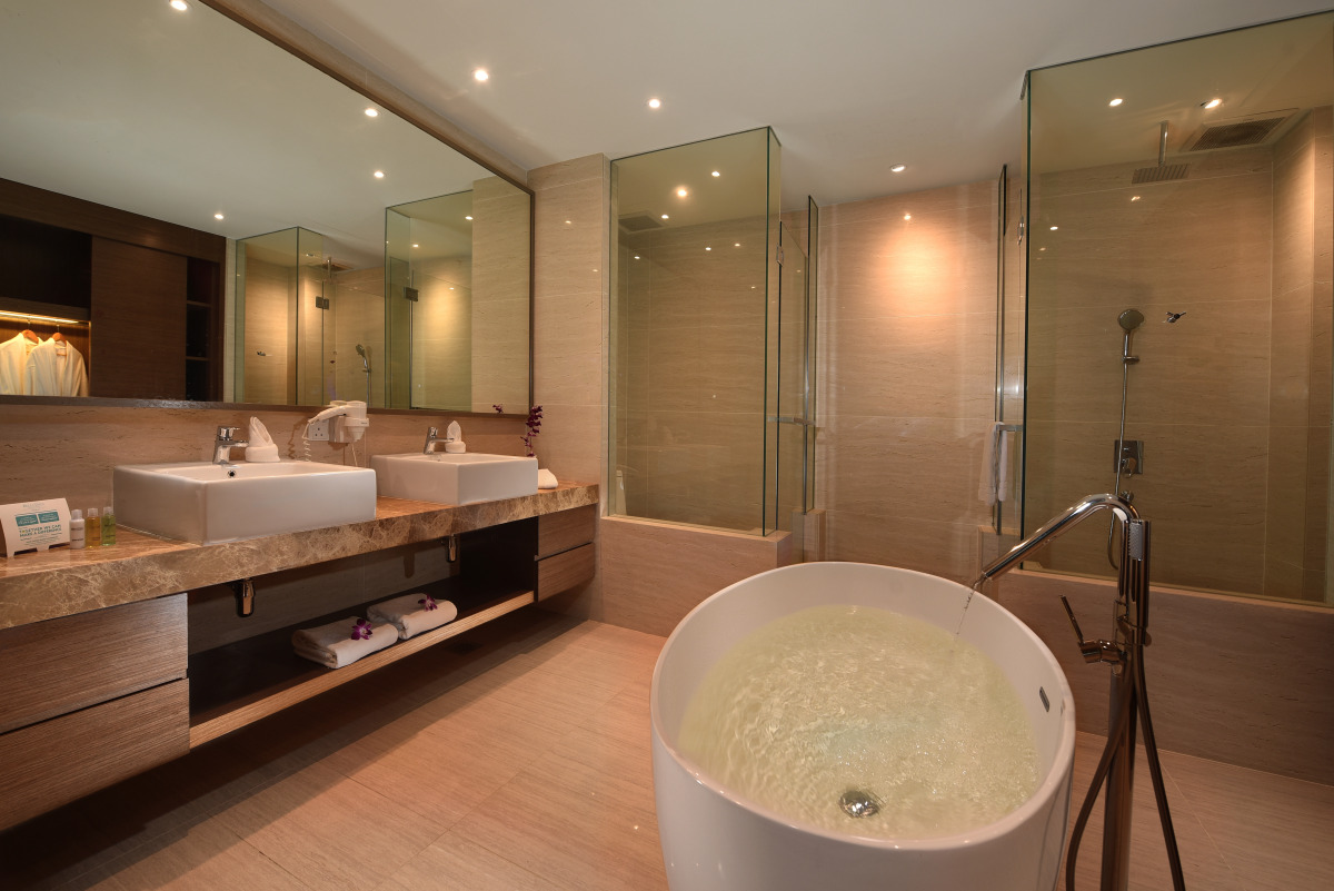 Bella Vista Waterfront Resort