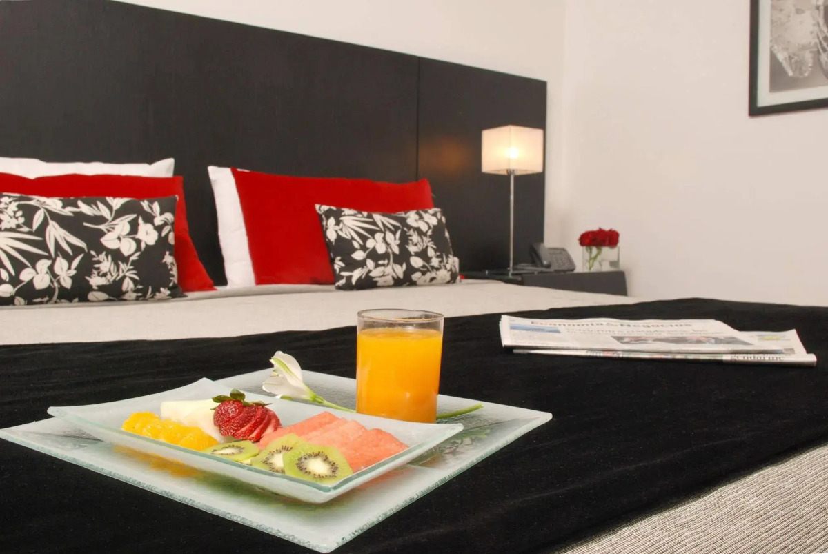 Broadway Hotel & Suites