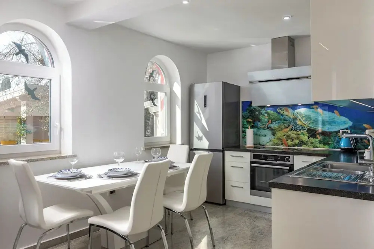 Apartment Ayni With Private Pool