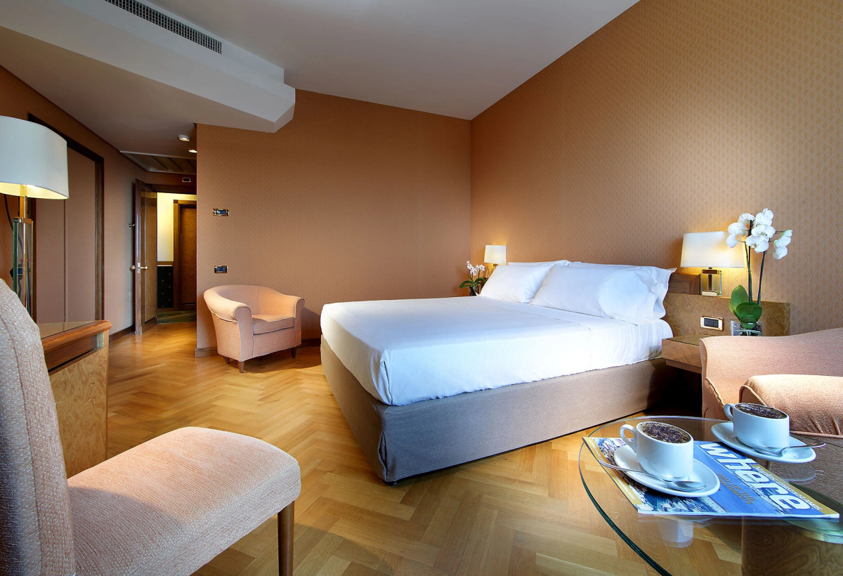 Отель Exe Majestic