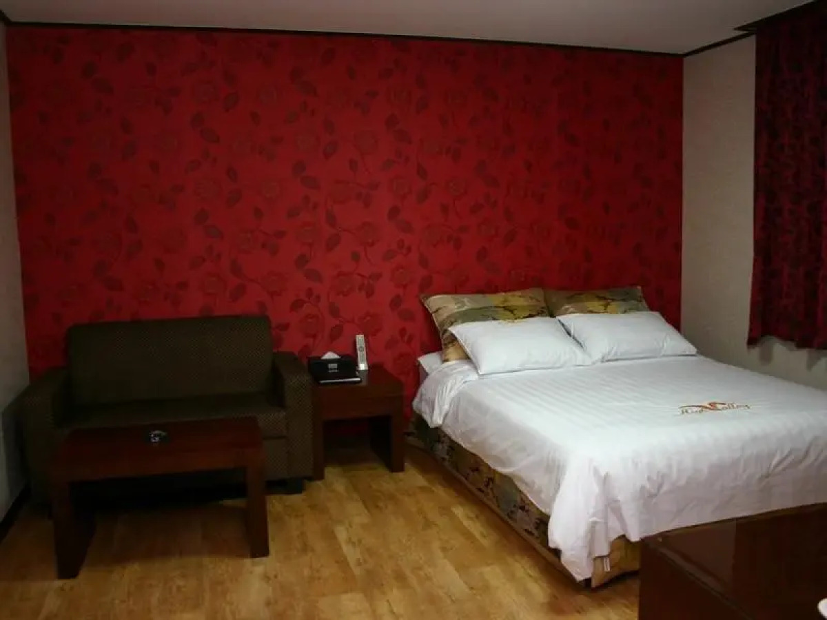 Goodstay HighValley Hotel