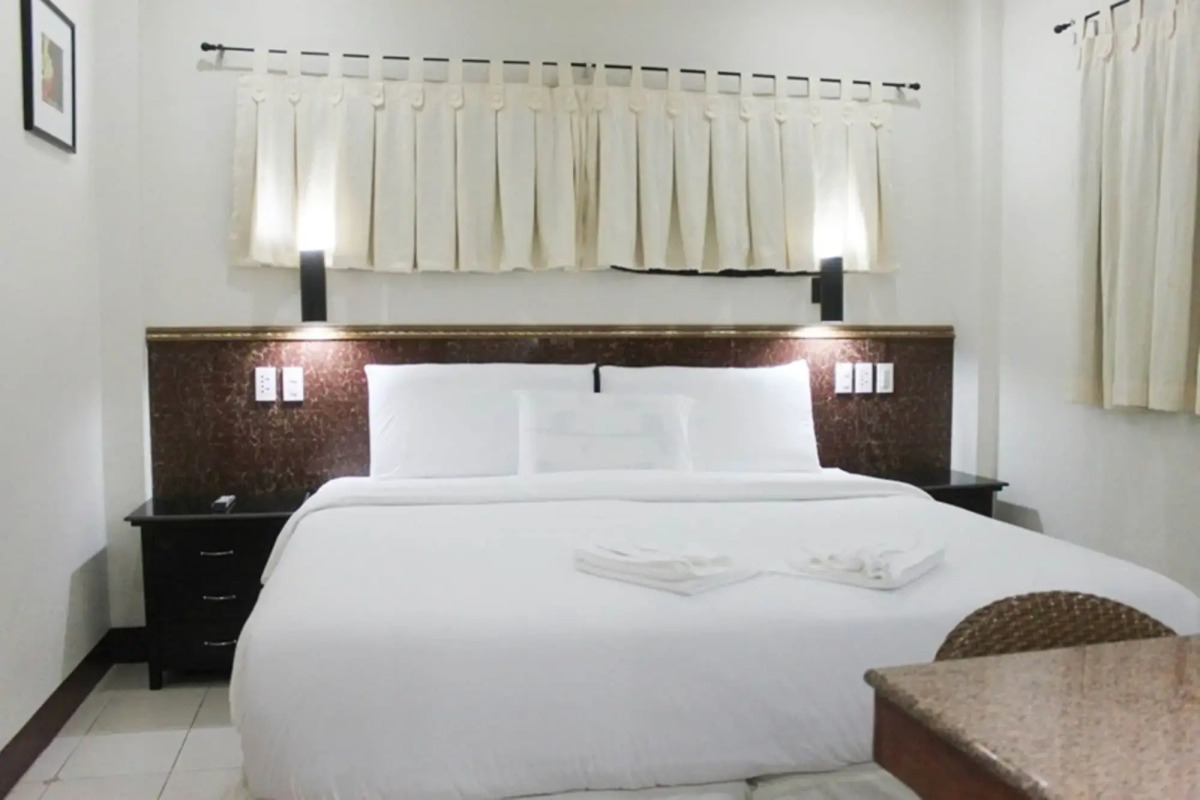 Lost Horizon Beach Dive Resort