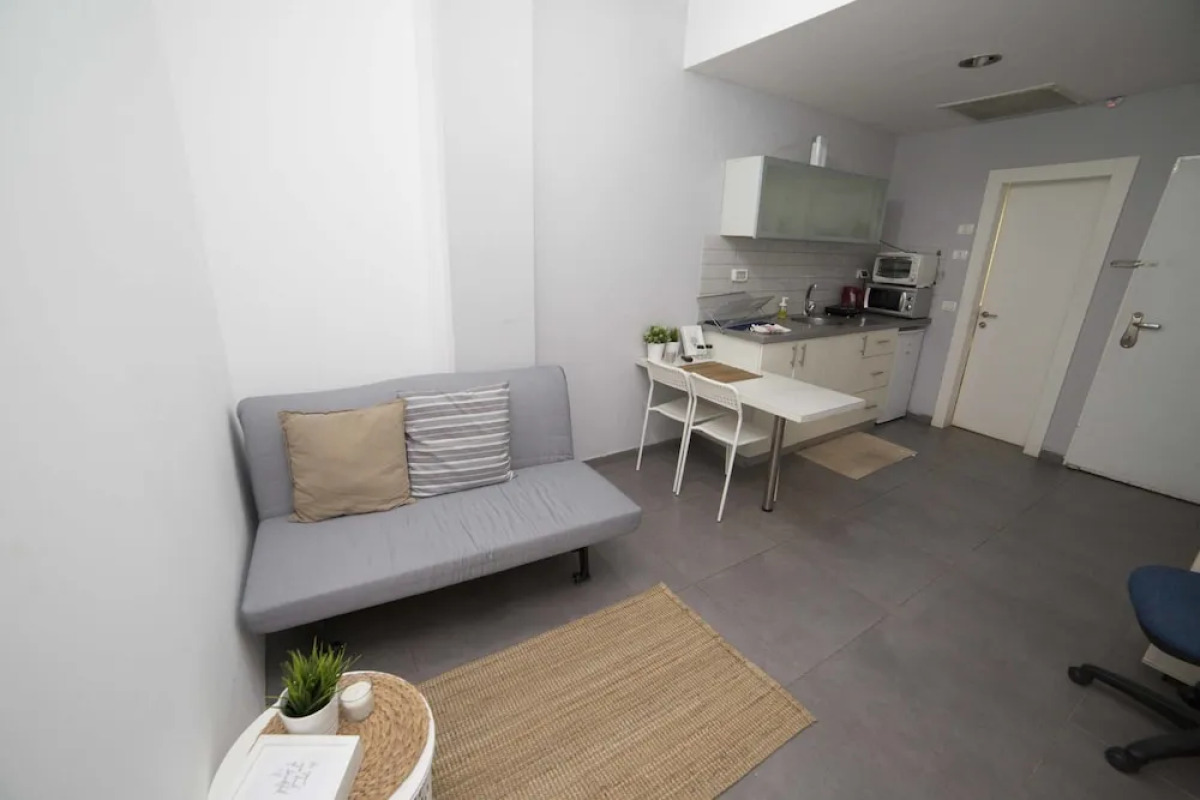 Diamond Exchange Flats