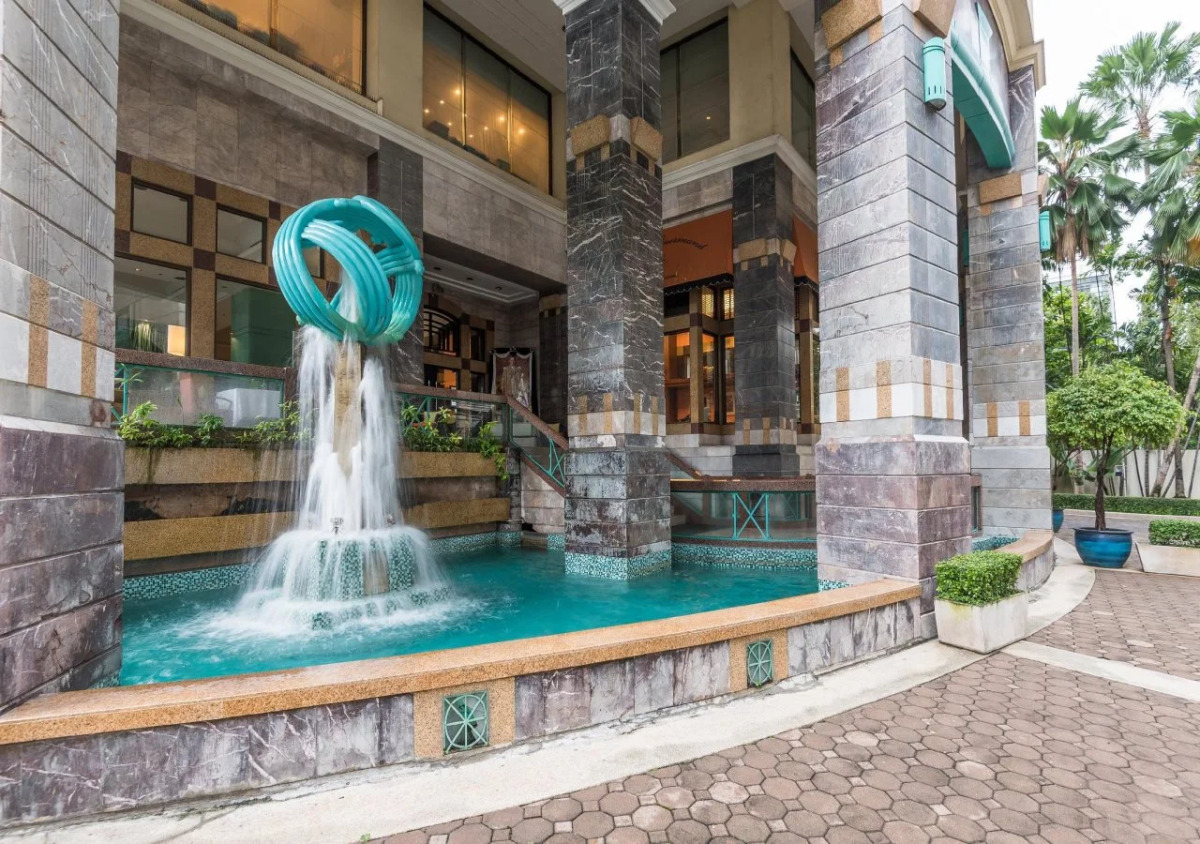 Radisson Hotel Chateau de Bangkok