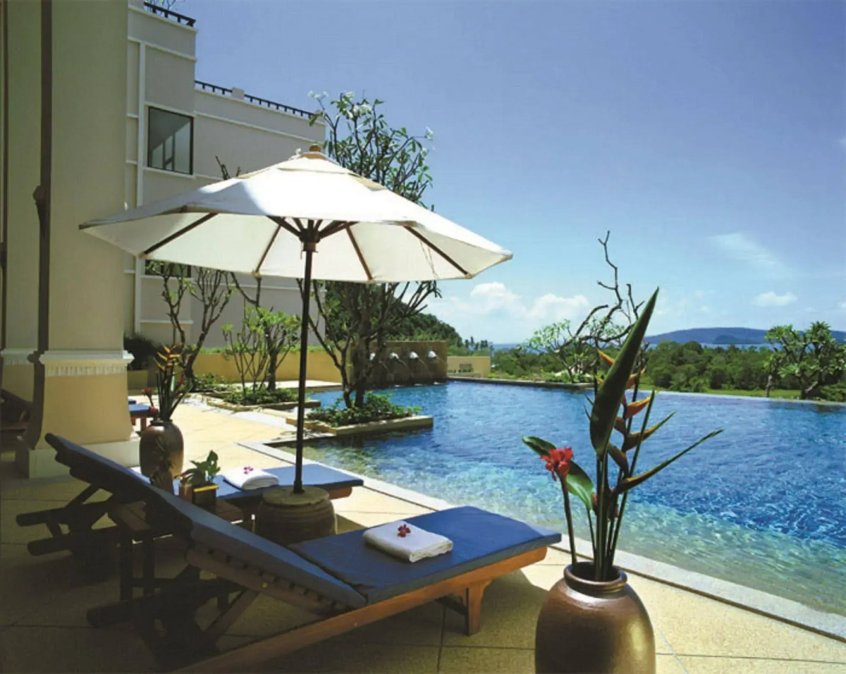 Pavilion Queen's Bay